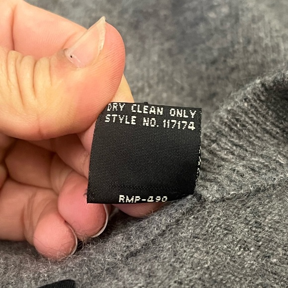 Classic Gap Tailored Vest - Picture 7 of 10